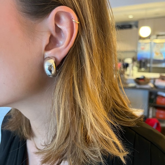 Monet Vintage Silver Tone Huggies Pierced Earrings Jewelry Classic Everyday - Picture 9 of 10